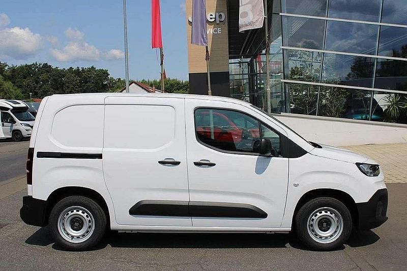 Weiß Gebraucht 2024 Fiat Doblò Van / Kleinbus | € 21.588 (Fairer Preis) - Bild 1/4