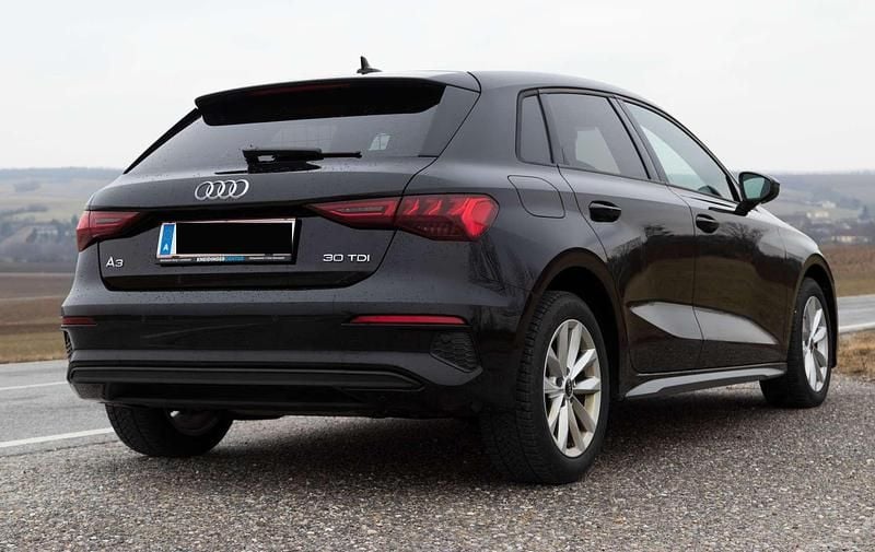 Gebraucht Audi A3 116 PS (85 kW) 2022 Schwarz Limousine