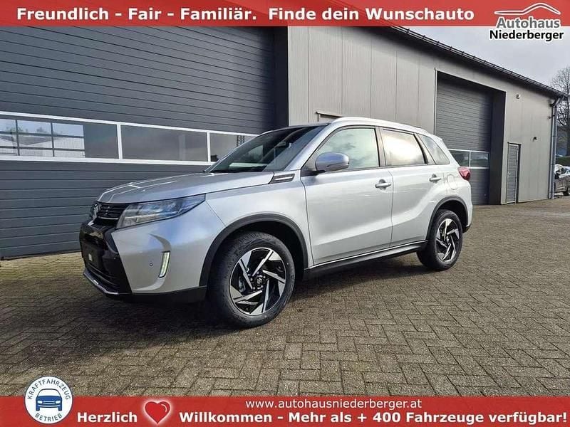 Silber Neu 2025 Suzuki Vitara Comfort+ SUV | € 26.980 (Fairer Preis) - Bild 1/4