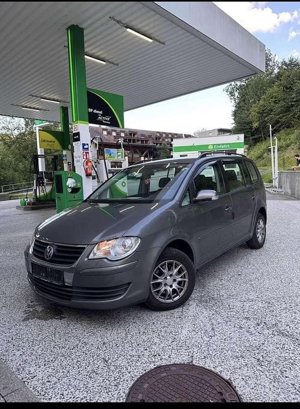 Gebraucht 2008 VW Touran Highline Van / Kleinbus | € 5.000 (Teuer) - Bild 1/4