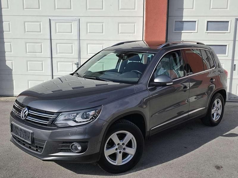 Grau Gebraucht 2012 VW Tiguan SUV | € 11.799 (Etwas zu teuer) - Bild 1/4