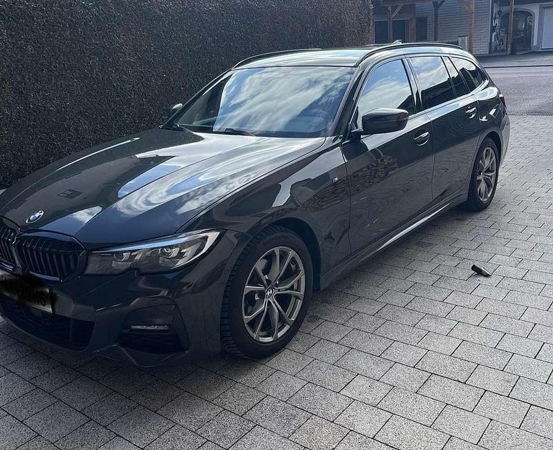 Gebraucht BMW 320 Shadowline 190 PS (139 kW) 2020 Grau Kombi