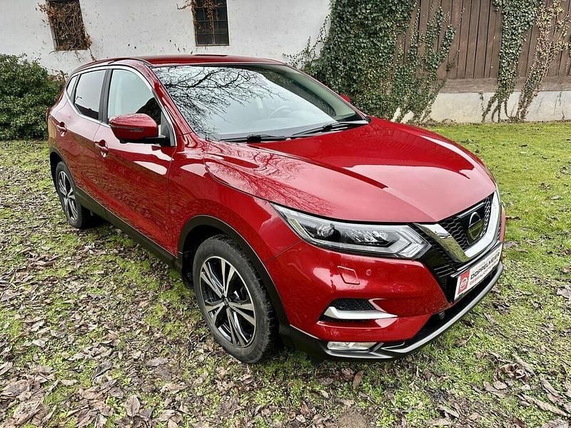 Gebraucht Nissan Qashqai N-Connecta 116 PS (85 kW) 2018 Rot SUV