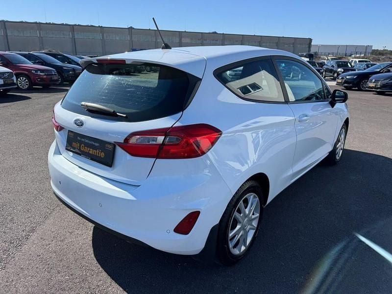 Gebraucht Ford Fiesta Trend 69 PS (50 kW) 2018 Weiß Kleinwagen