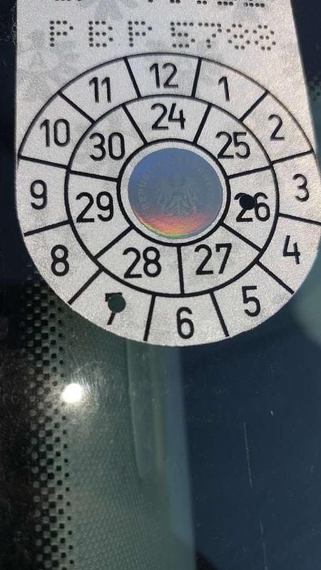 Grau Gebraucht 2015 Seat Alhambra Ecomotive Van / Kleinbus | € 11.000 - Bild 1/4