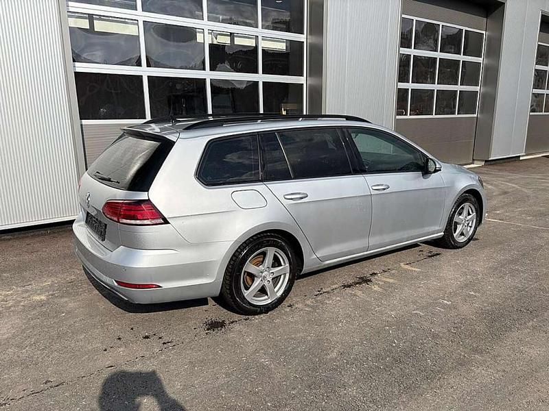 Gebraucht VW Golf VII 150 PS (110 kW) 2020 Silber Kombi