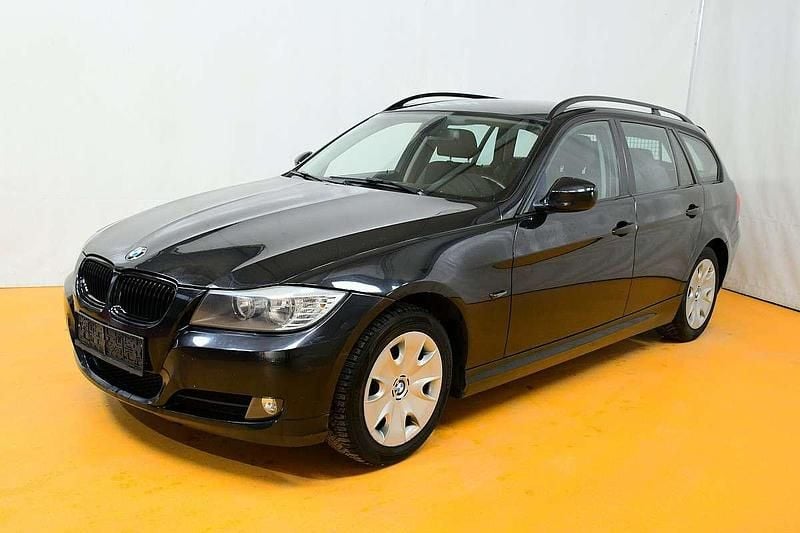 Schwarz Gebraucht 2010 BMW 318 Kombi | € 2.990 (Superpreis) - Bild 1/4
