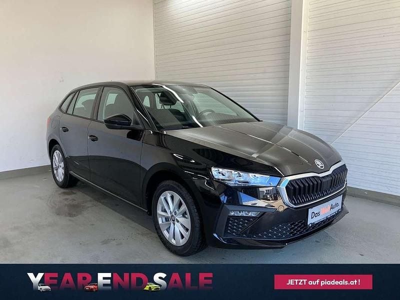 Schwarz metallicperleffektno Gebraucht 2025 Skoda Scala Essence Kleinwagen | € 21.890 (Guter Preis) - Bild 1/4