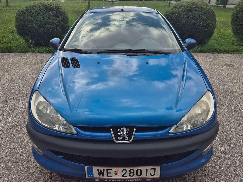 Blau Gebraucht 2004 Peugeot 206 Kombi | € 1.400 - Bild 1/4