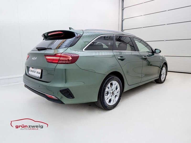 Gebraucht Kia Ceed Sportswagon Silver 100 PS (73 kW) 2024 Grün Kombi