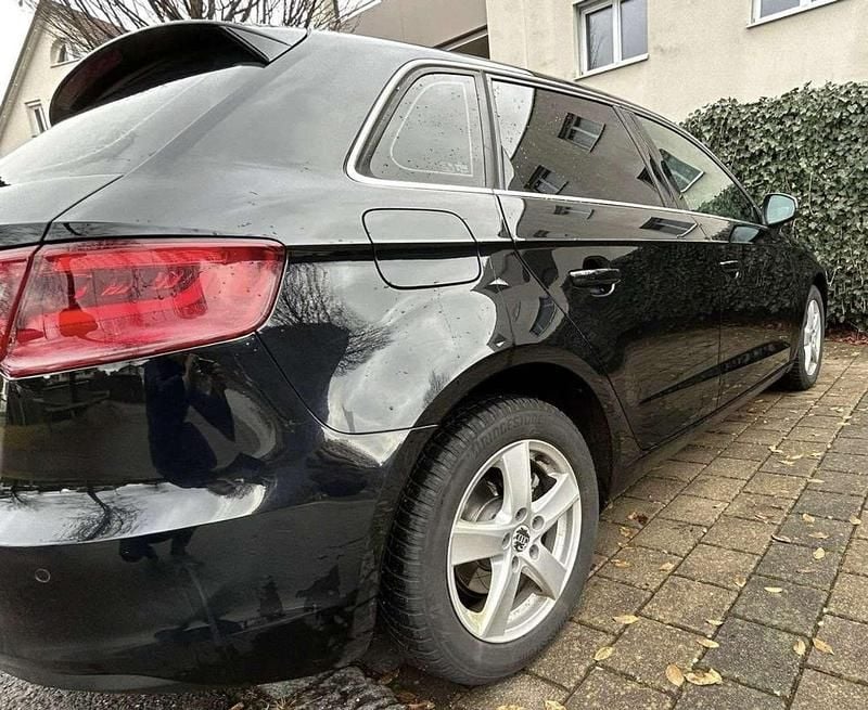 Gebraucht Audi A3 Ambiente 110 PS (80 kW) 2015 Schwarz Kleinwagen