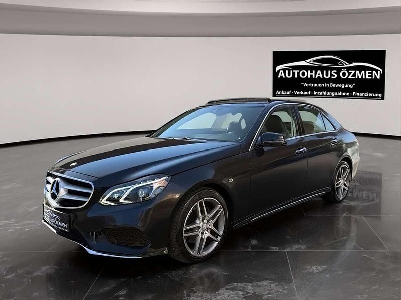 Gebraucht Mercedes E220 Avantgarde 170 PS (125 kW) 2014 Schwarz Limousine