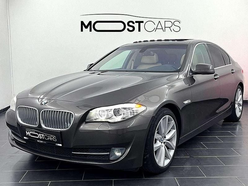 Braun Gebraucht 2011 BMW 550 Sport Line Limousine | € 24.990 - Bild 1/4