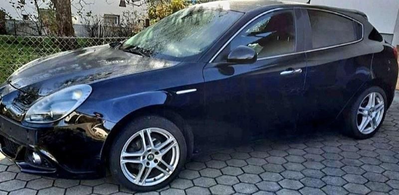 Gebraucht Alfa Romeo Giulietta Business 105 PS (77 kW) 2014 Schwarz Kleinwagen