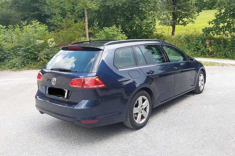 Gebraucht VW Golf VII Highline 110 PS (80 kW) 2015 Blau Limousine