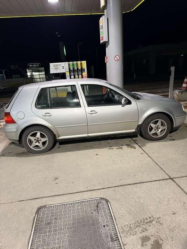 Gebraucht VW Golf 90 PS (66 kW) 2002 Limousine
