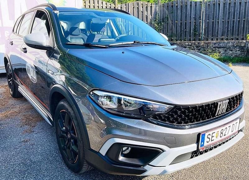 Gebraucht Fiat Tipo Cross 131 PS (96 kW) 2022 Grau Kombi