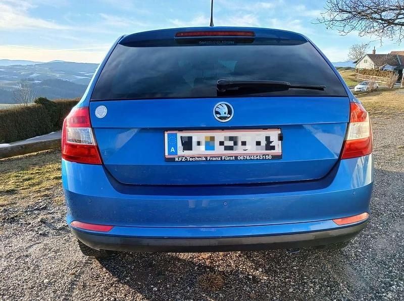 Gebraucht Skoda Rapid Ambition 86 PS (63 kW) 2015 Blau Kleinwagen