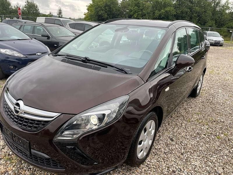 Braun Gebraucht 2012 Opel Zafira Tourer Van / Kleinbus | € 5.700 (Fairer Preis) - Bild 1/4