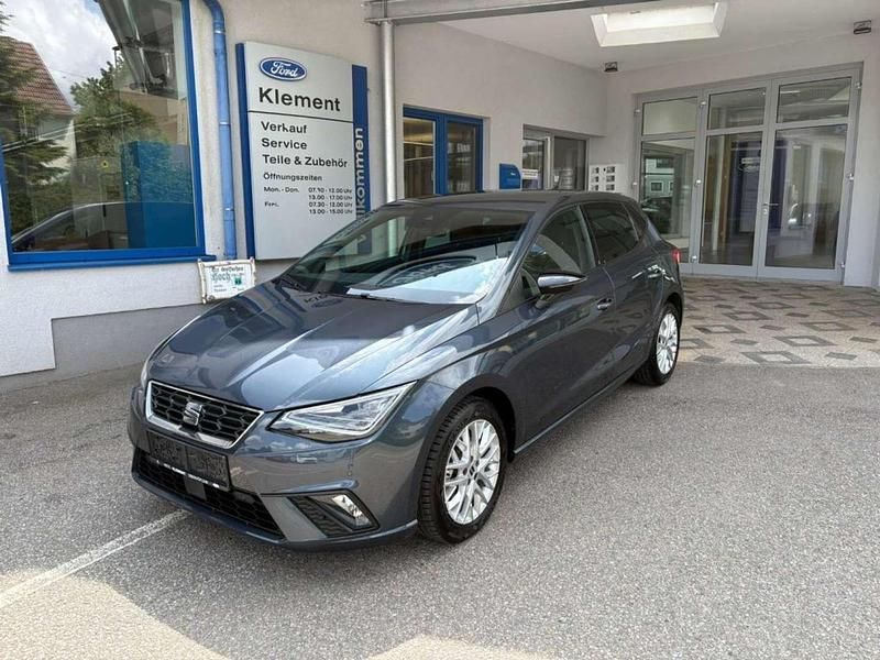 Grau Gebraucht 2024 Seat Ibiza FR-Line Limousine | € 19.900 (Fairer Preis) - Bild 1/4