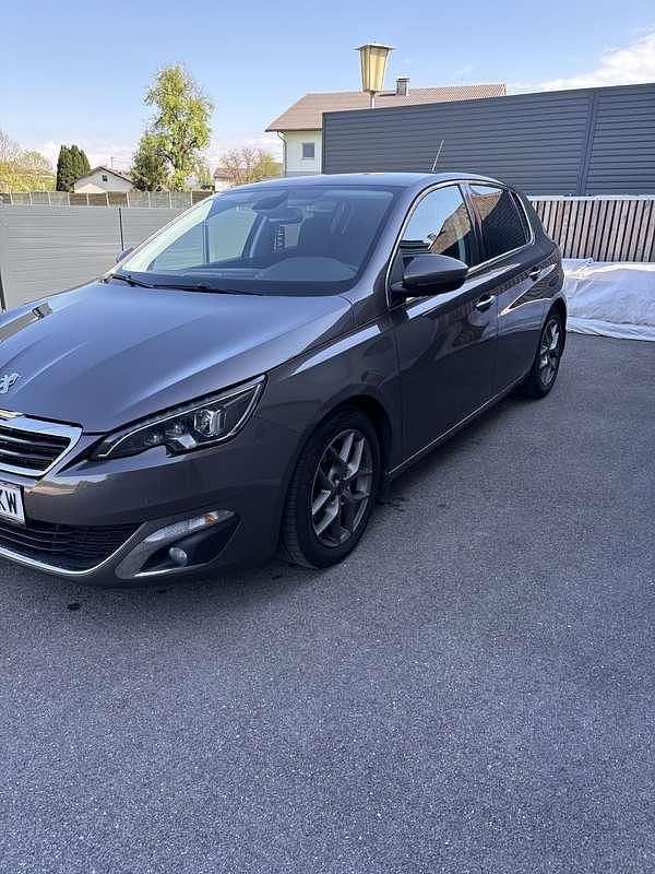 Gebraucht Peugeot 308 Allure 120 PS (88 kW) 2015 Silber Limousine