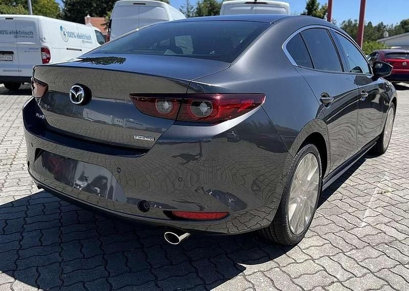 Neu Mazda 3 Homura-Line 140 PS (102 kW) 2025 Rot Limousine