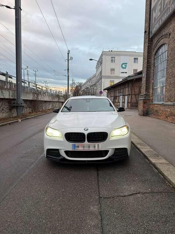 Gebraucht BMW 530 M Sport 258 PS (189 kW) 2015 Weiß Kombi