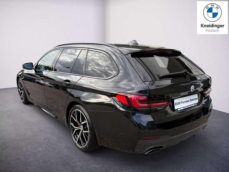 Gebraucht BMW 520 Efficient Dynamics 190 PS (139 kW) 2022 Saphirschwarz Kombi