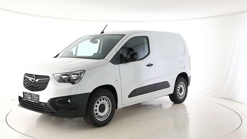 Weiß Gebraucht 2023 Opel Combo S Van / Kleinbus | € 22.970 (Fairer Preis) - Bild 1/4