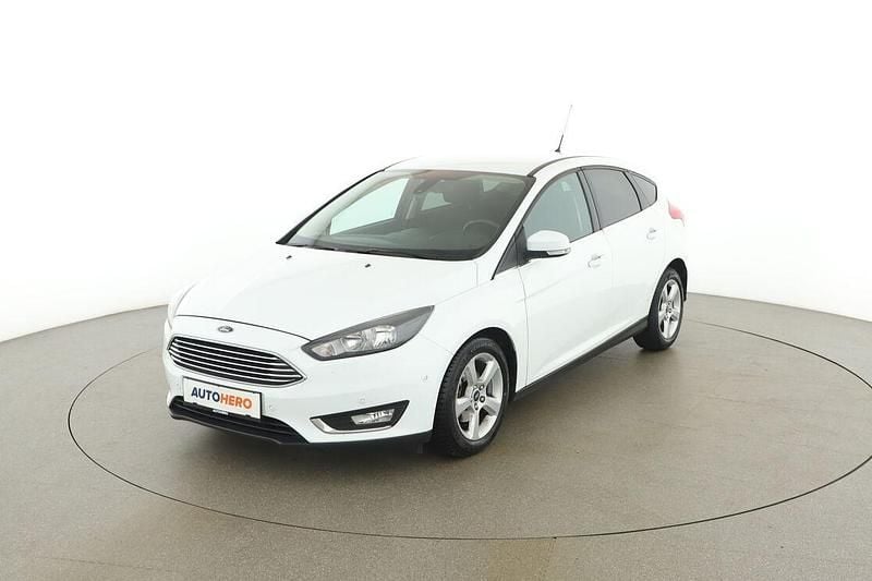 Gebraucht Ford Focus Titanium 125 PS (91 kW) 2015 Weiß Limousine