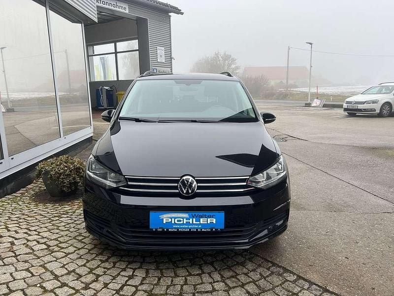 Gebraucht VW Touran Comfortline 150 PS (110 kW) 2022 Schwarz Van / Kleinbus