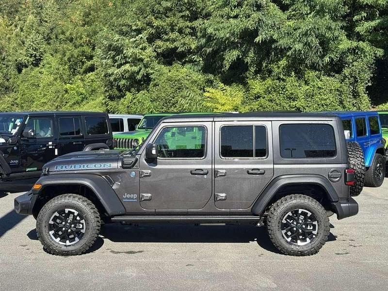Neu Jeep Wrangler Rubicon 379 PS (278 kW) 2025 Grau SUV