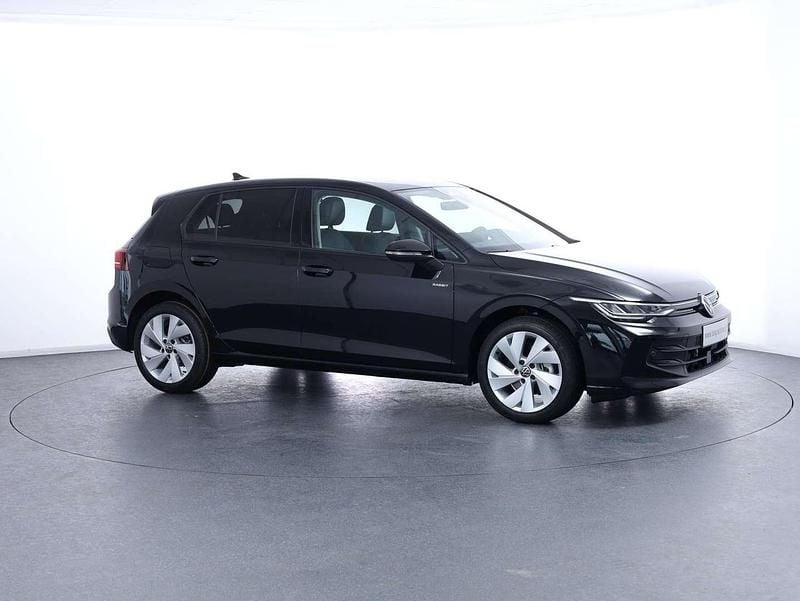 Neu VW Golf VIII 116 PS (85 kW) 2025 Schwarz Limousine