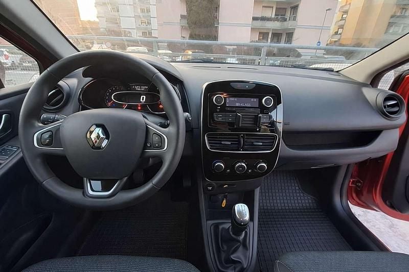 Gebraucht Renault Clio GrandTour Life 76 PS (55 kW) 2020 Rot Kombi