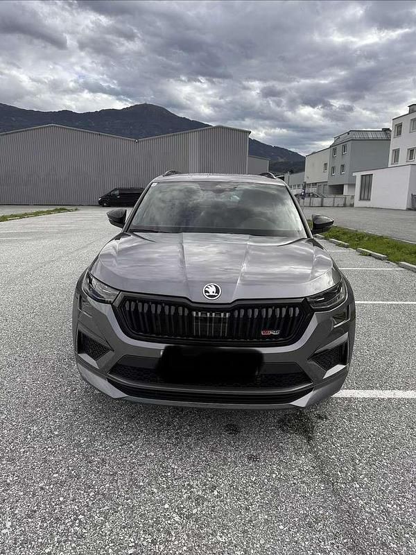 Grau Gebraucht 2022 Skoda Kodiaq RS SUV | € 44.900 (Fairer Preis) - Bild 1/4