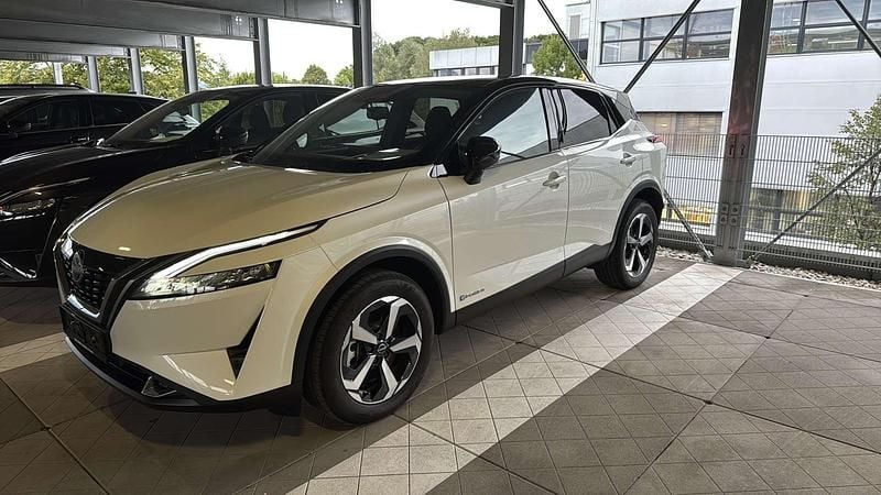 Weiß Gebraucht 2024 Nissan Qashqai N-Connecta SUV | € 37.690 - Bild 1/4