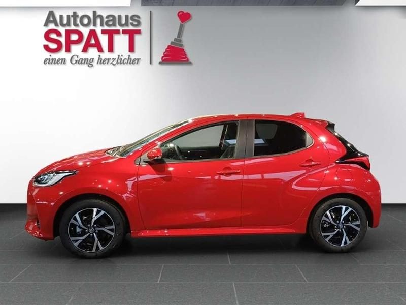 Gebraucht Toyota Yaris Hybrid Active 92 PS (67 kW) 2025 Rot Kleinwagen
