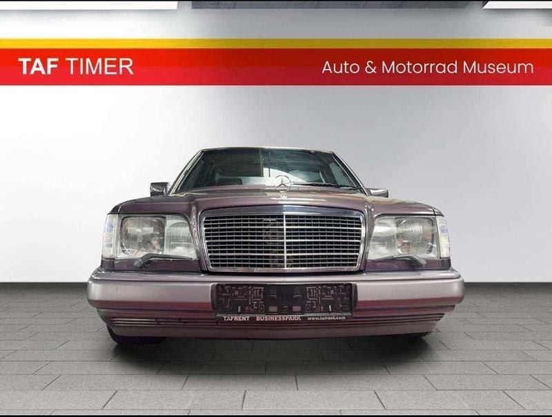 Gebraucht Mercedes E300 220 PS (161 kW) 1991 Violett Kombi