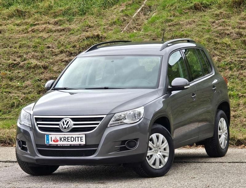 Grau Gebraucht 2011 VW Tiguan Trendline SUV | € 11.000 (Etwas zu teuer) - Bild 1/4