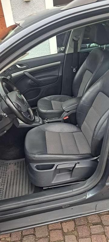 Gebraucht Skoda Octavia Elegance 140 PS (102 kW) 2010 Blau Kombi