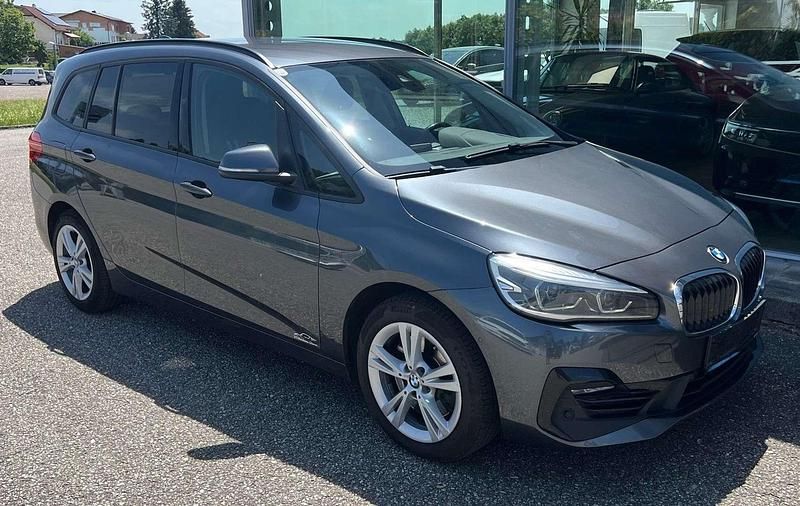 Grau Gebraucht 2019 BMW 218 Gran Tourer Sport Line Van / Kleinbus | € 15.450 (Fairer Preis) - Bild 1/4