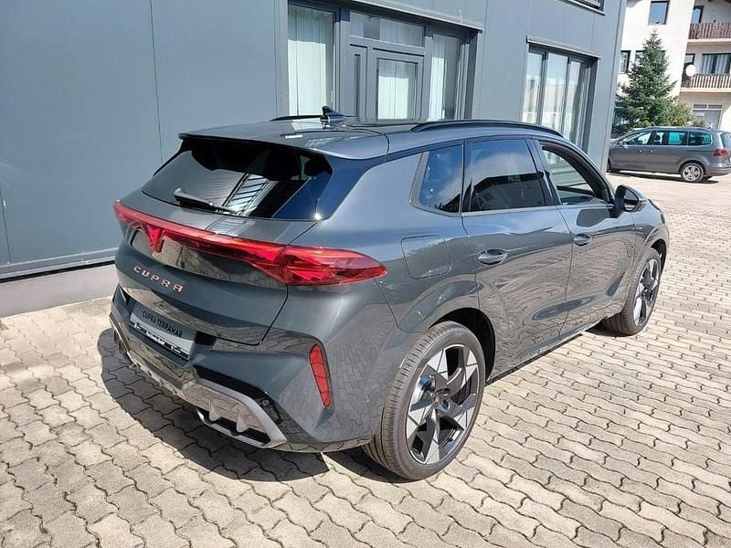 Neu Cupra Terramar 150 PS (110 kW) 2025 Dunkelgrau  metallic SUV