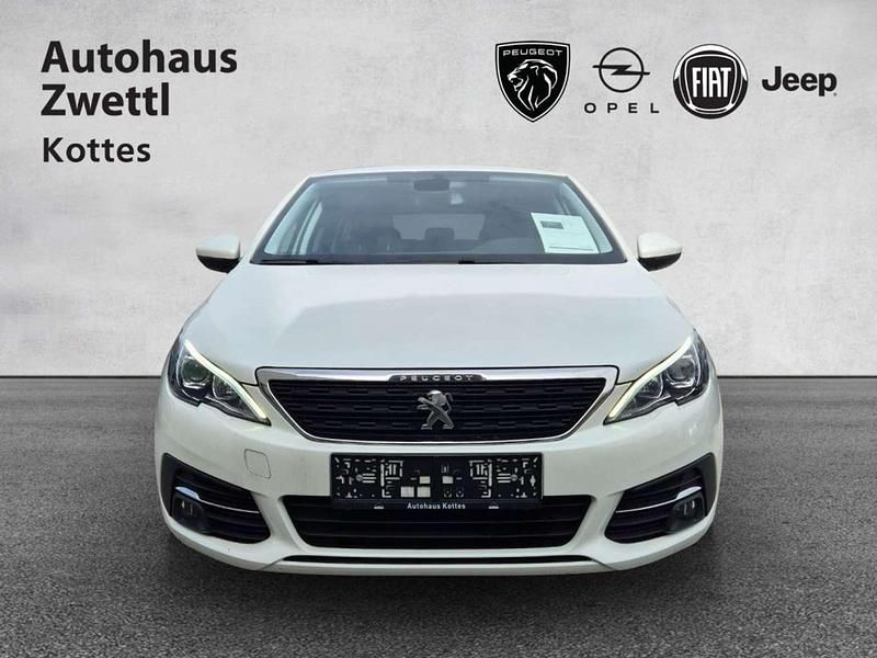 Gebraucht Peugeot 308 SW Active 131 PS (96 kW) 2021 Weiß Kombi