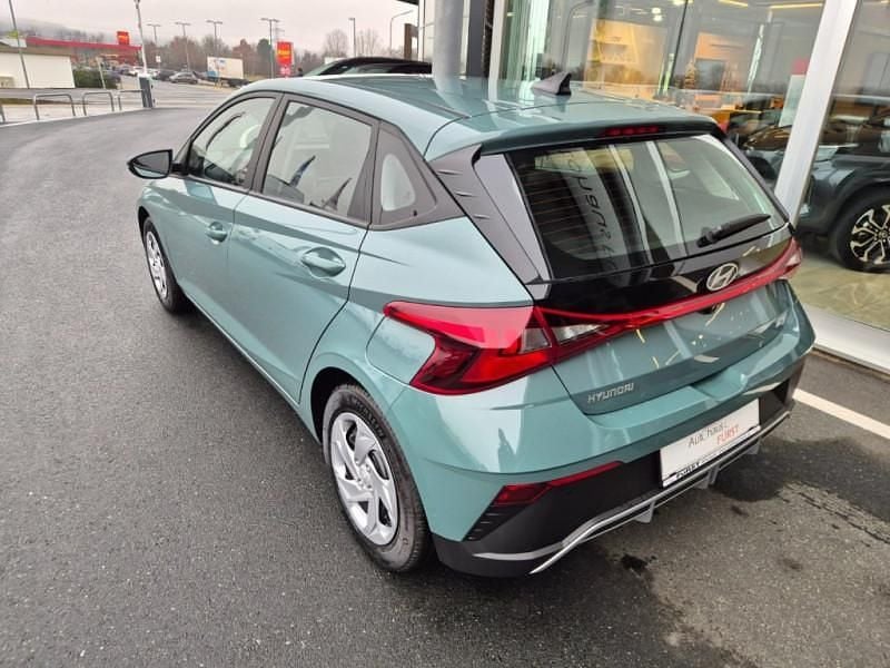 Neu Hyundai i20 79 PS (58 kW) 2025 Grün Limousine