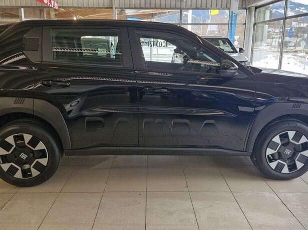 Neu Fiat Grande Panda Icon 101 PS (74 kW) 2025 Schwarz Kleinwagen