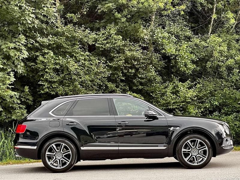 Gebraucht Bentley Bentayga Mulliner 435 PS (319 kW) 2017 Schwarz SUV