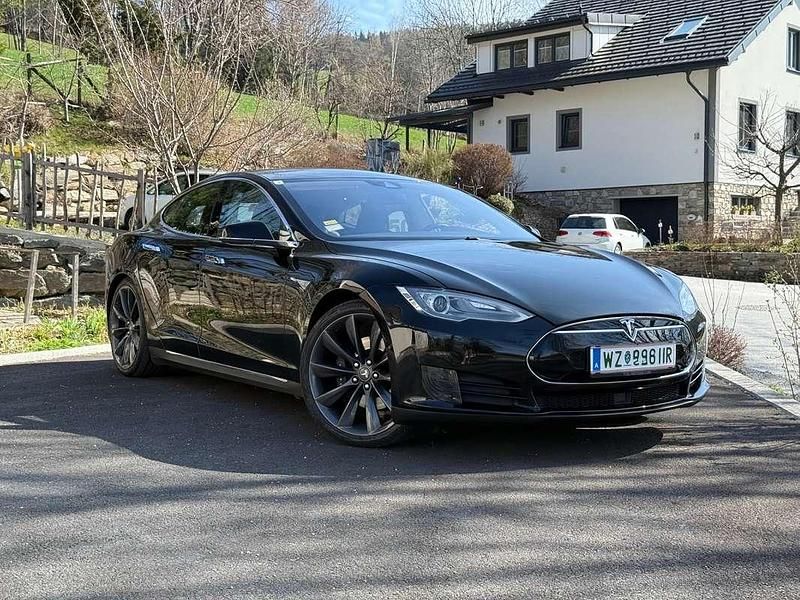 Schwarz Gebraucht 2015 Tesla Model S Kleinwagen | € 19.500 (Fairer Preis) - Bild 1/4