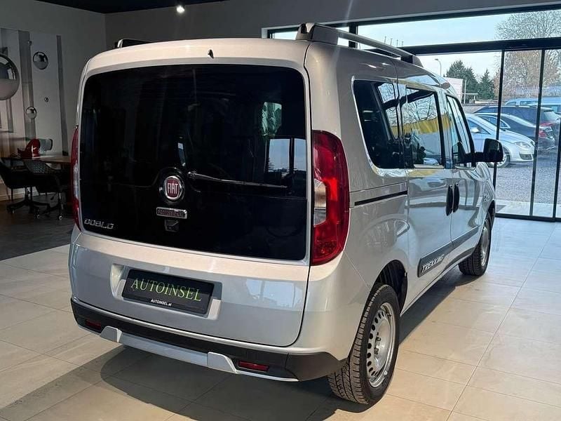 Gebraucht Fiat Doblò Trekking 120 PS (88 kW) 2022 Grau Van / Kleinbus