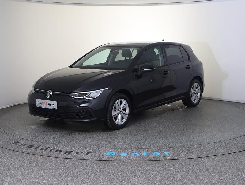 Gebraucht VW Golf VIII Life 116 PS (85 kW) 2023 Schwarz  metallicperleffektno Limousine