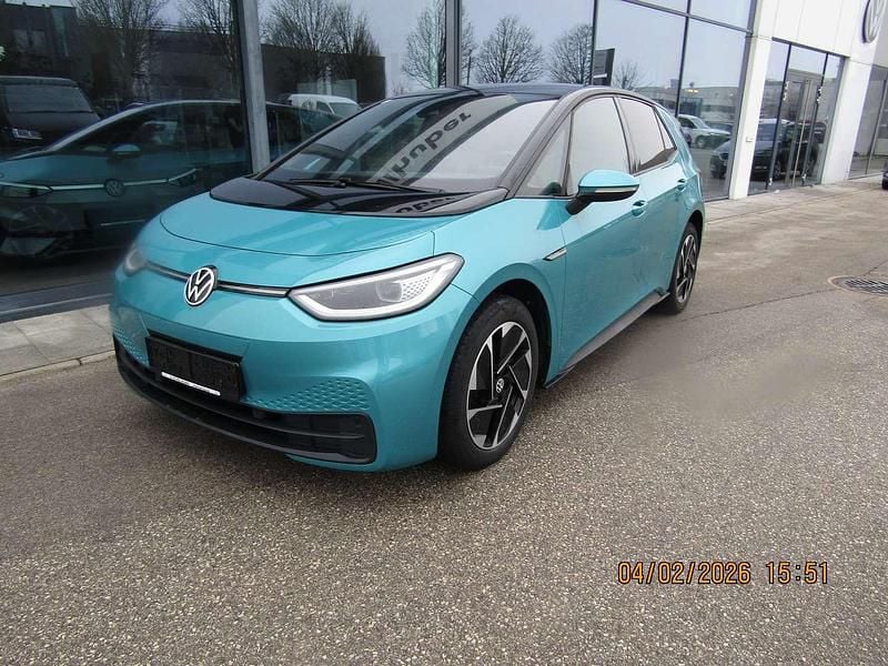 Mittelgrün metallicperleffekt Gebraucht 2020 VW ID.3 Pro Performance Kleinwagen | € 15.990 (Superpreis) - Bild 1/4